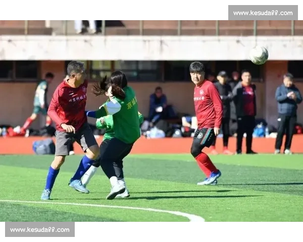 绿茵聚校友 热血续情怀！2025 纪中足球赛激战正酣